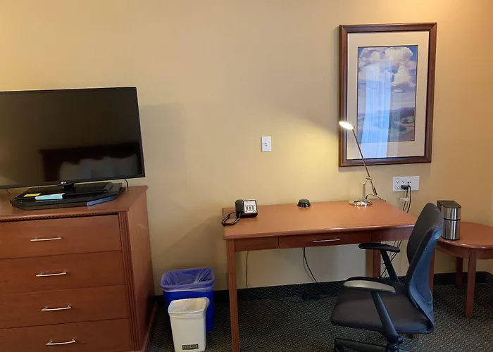 Merit Hotel & Suites