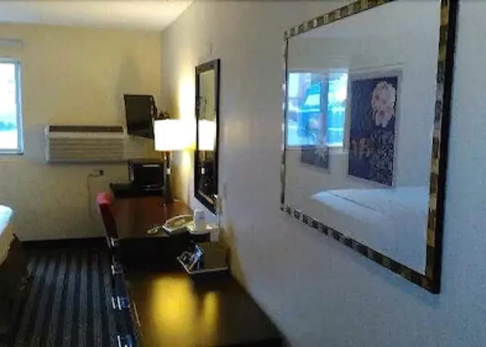 Travelodge By Wyndham Loveland/Fort Collins Area