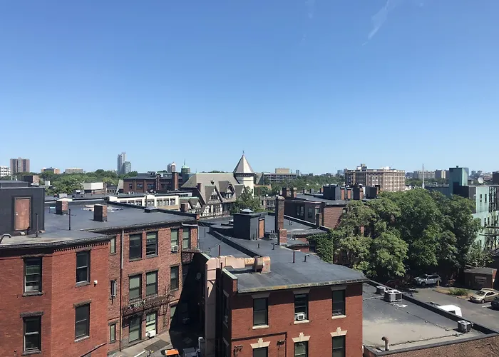 Courtyard By Marriott Boston Brookline