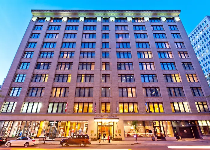 Le Square Phillips Hotel & Suites