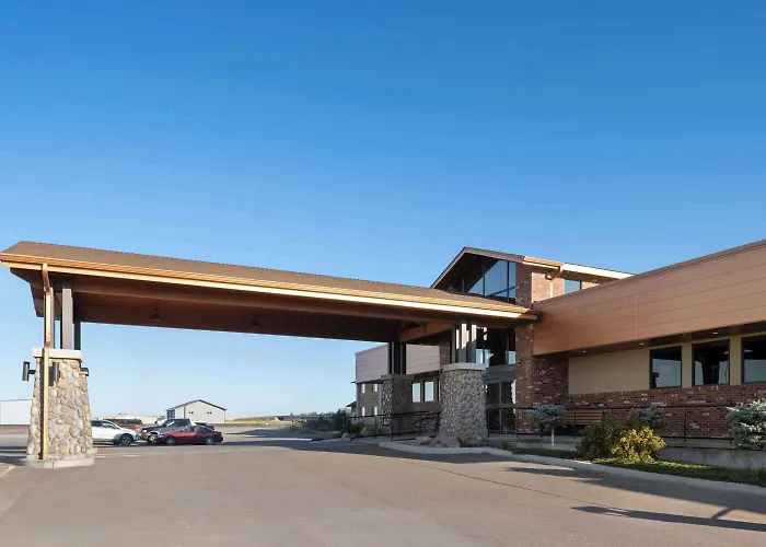 Super 8 By Wyndham Conrad