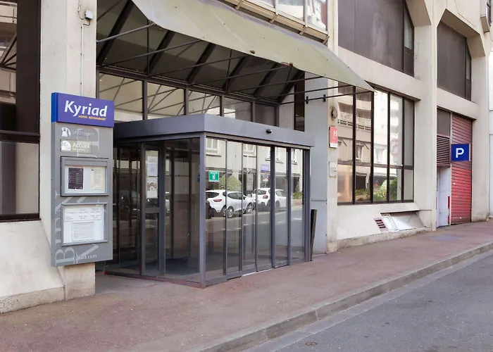 Kyriad Paris Est - Bois De Vincennes