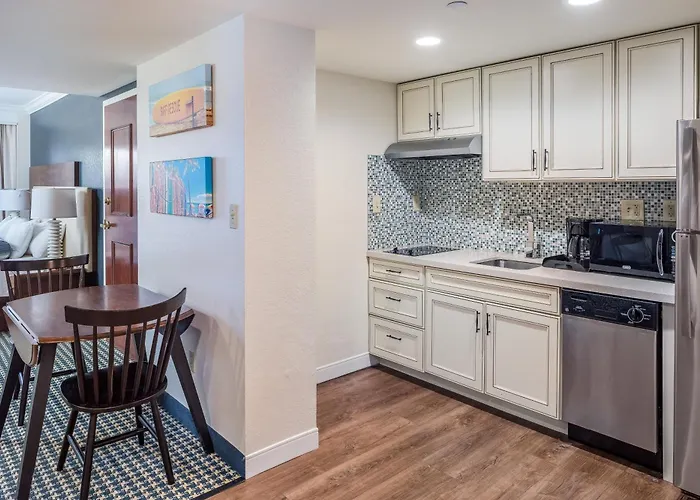 The Atlantic Suites On The Ave