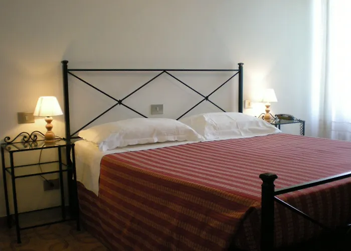 Hotel Sangallo B&B - Panoramic Position - Valley And Vineyard View- Family Run