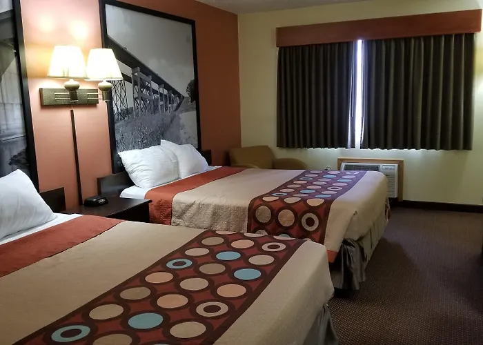 Super 8 By Wyndham Ottumwa