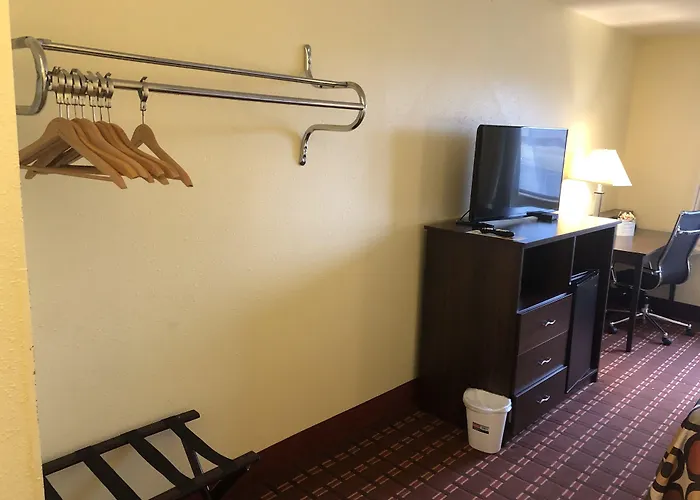 Super 8 By Wyndham Plover Stevens Point Area