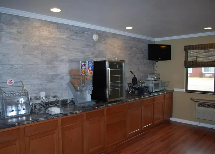 Super 8 By Wyndham Eau Claire Wi