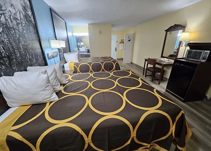 Super 8 By Wyndham Clinton Ok