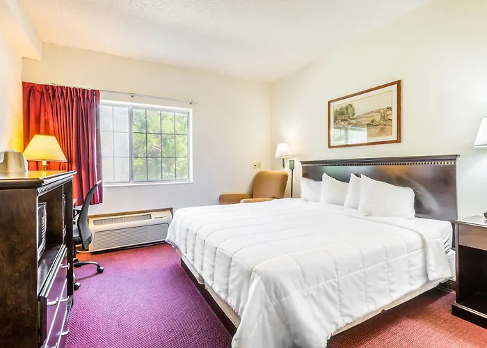 Wamego Inn And Suites