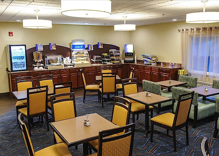 Holiday Inn Express - Ludlow - Chicopee Area By Ihg