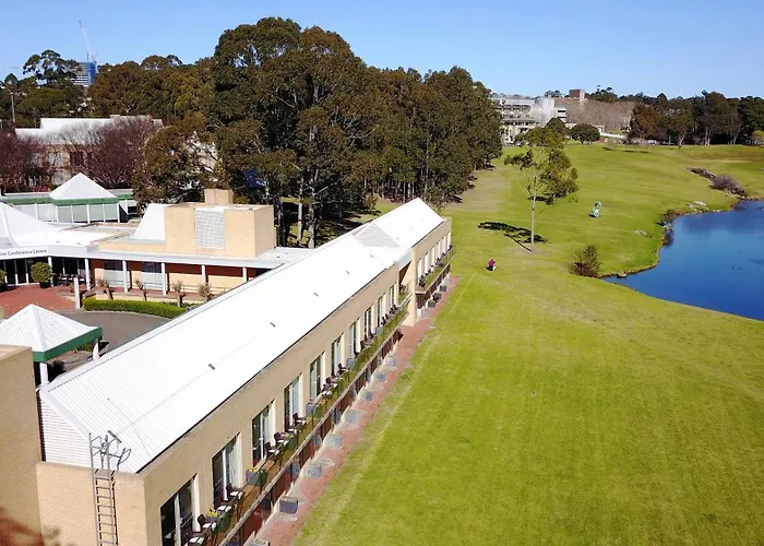 Lakeside Hotel And Conference Centre