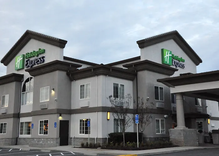 Holiday Inn Express & Suites Jackson By Ihg
