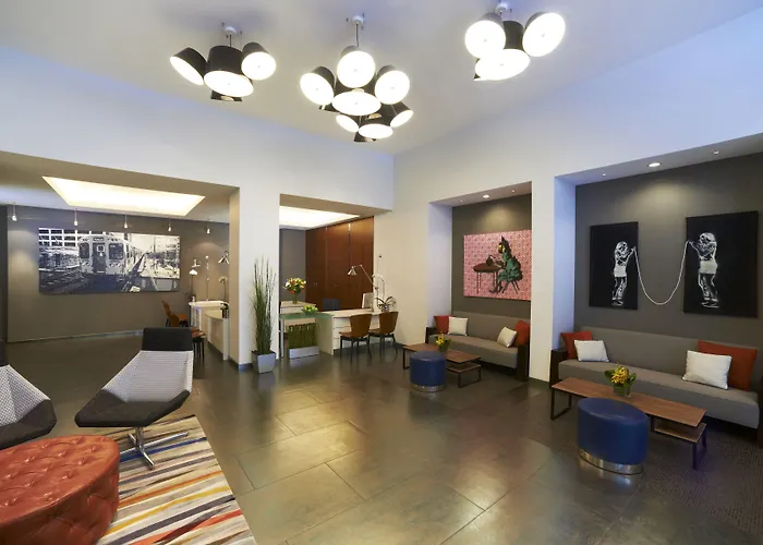 Kinzie Hotel