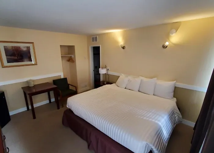 Comox Valley Inn & Suites
