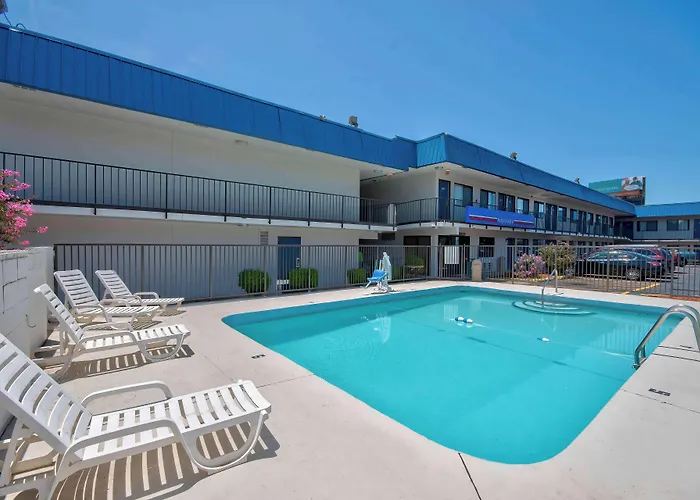 Motel 6-Russellville, Ar