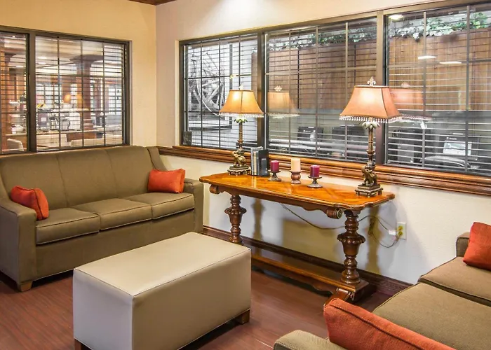 Comfort Suites Marshall