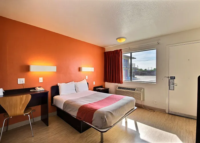 Motel 6-Laredo, Tx - South