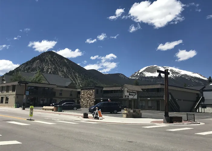 Snowshoe Motel