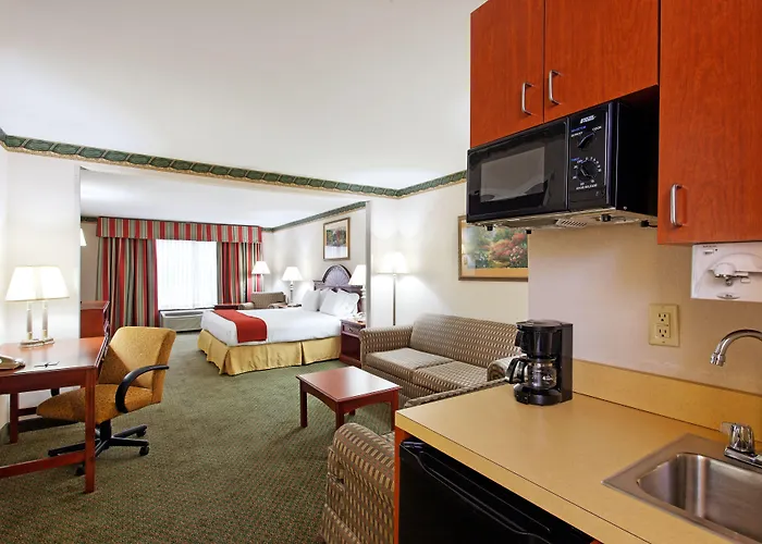 Holiday Inn Express & Suites Tupelo By Ihg