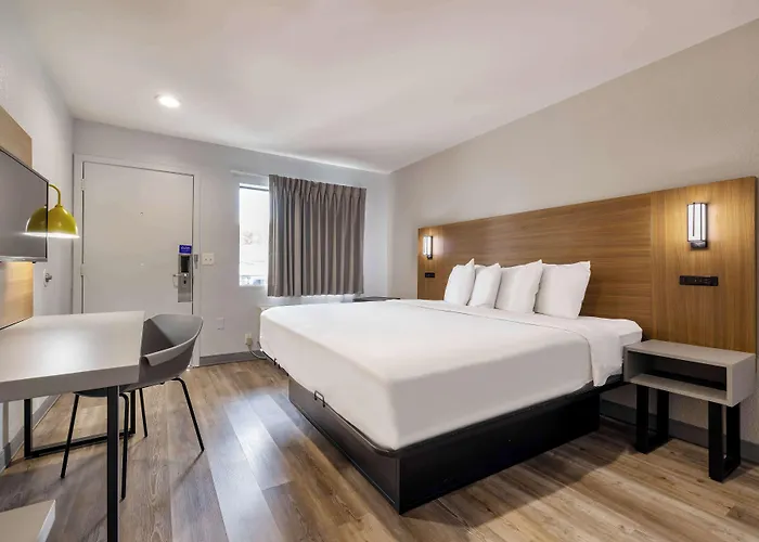 Motel 6-Santa Ana, CA