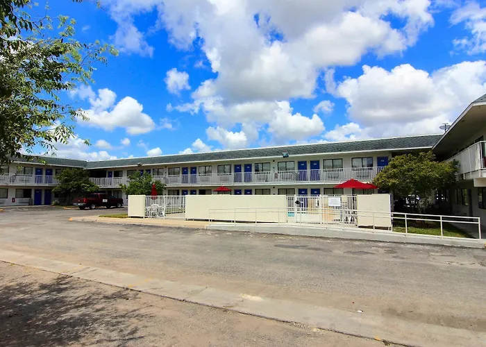 Motel 6-Kingsville, Tx