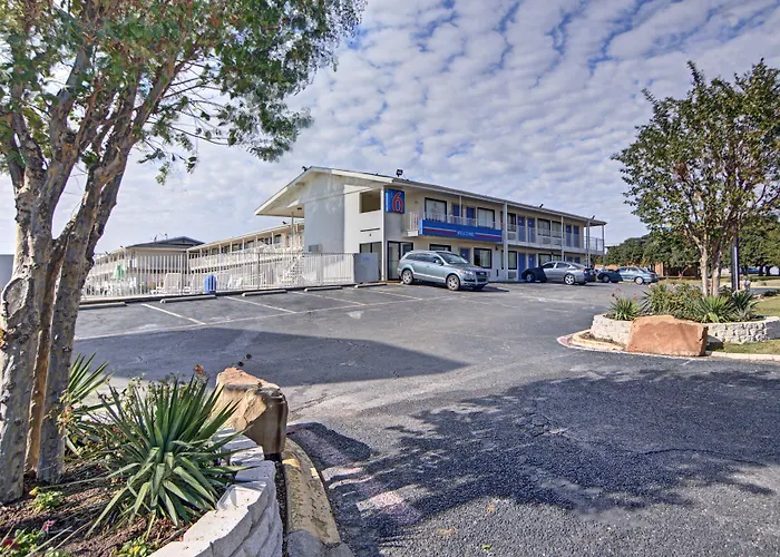 Motel 6 Denton, Tx - Unt