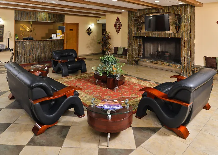 Quality Inn East Dubuque
