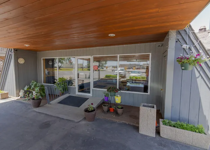 Thunderbird Lodge