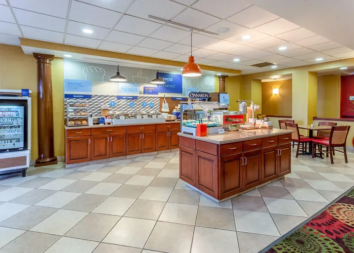 Holiday Inn Express Hotel & Suites Bowling Green By Ihg