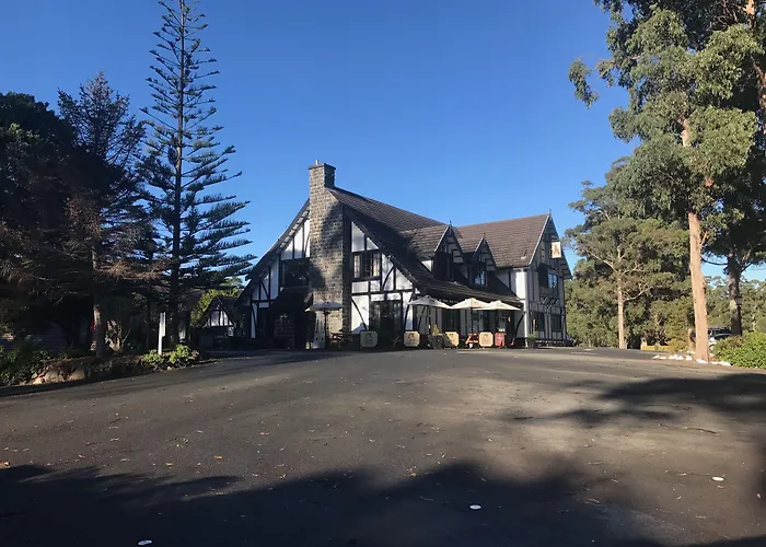 The Fox And Hounds Historic Hotel