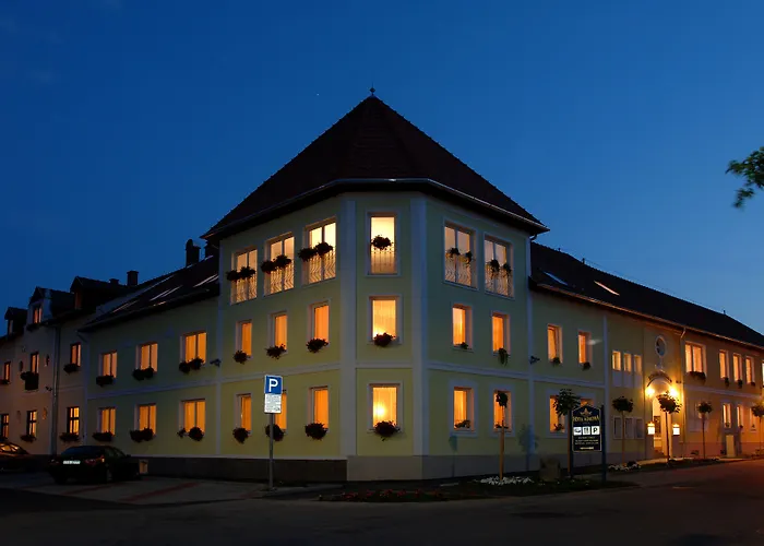 Hotel Korona Wellness, Rendezveny Es Borszalloda