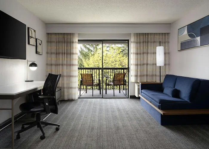 Courtyard Detroit Utica