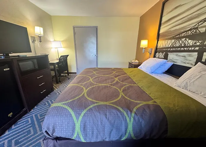 Super 8 By Wyndham Laurel