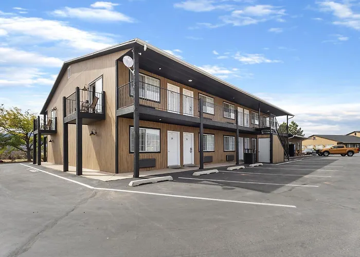 Broken Spur Inn & Steakhouse