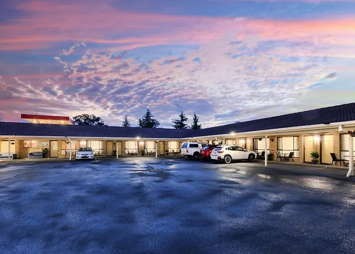 Top Of The Town Motel