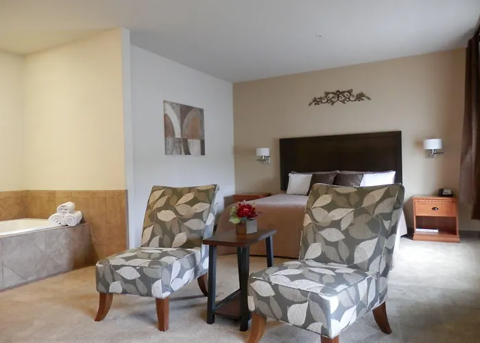 Grand View Inn & Suites