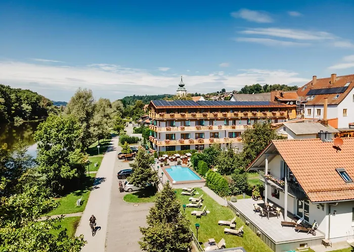 Hotel Restaurant Zum Goldenen Anker Mit Hallenbad & Wellnessbereich