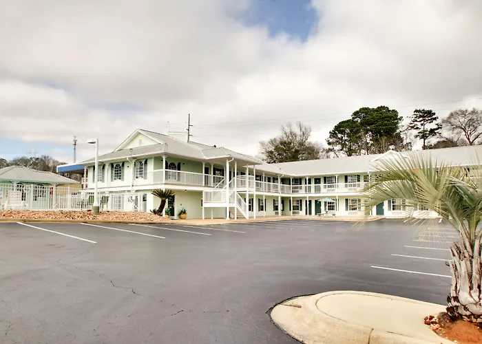 Key West Inn - Millbrook