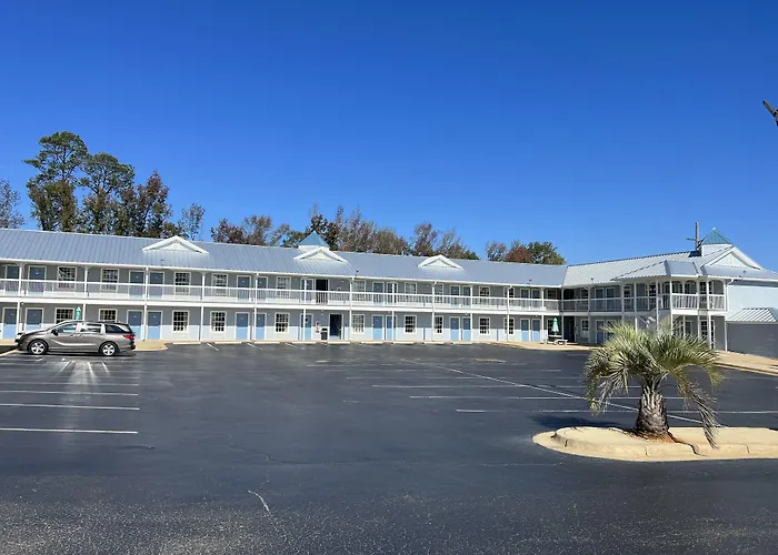 Key West Inn - Millbrook