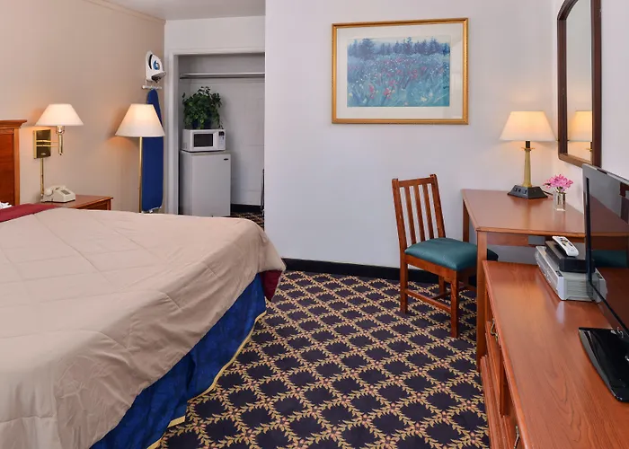 Majestic Inn & Suites