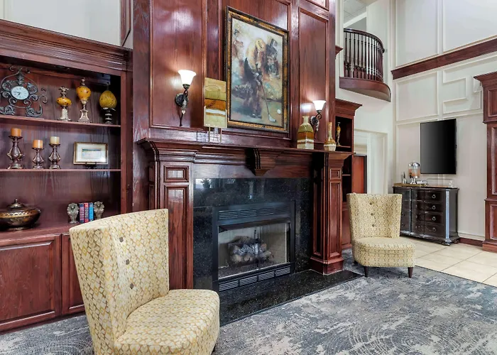 Best Western Plus Crown Colony Inn & Suites