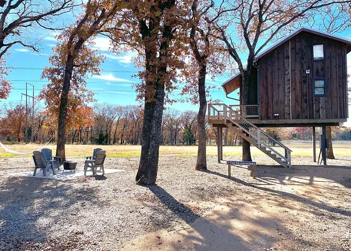Mockingbird Treehouse 15 Min To Magnoliabaylor