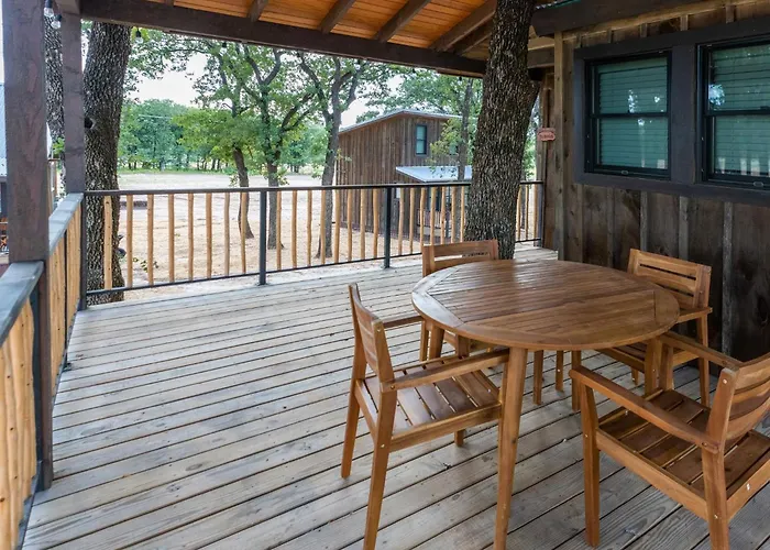 Meadowlark Treehouse 15 Min To Magnoliabaylor