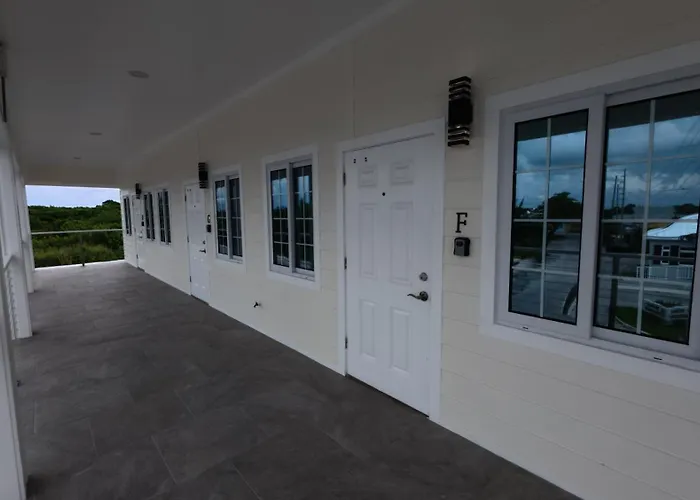 Town Center Plaza & Suites Abaco