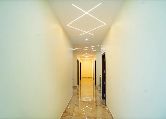 Hotel V R Grand