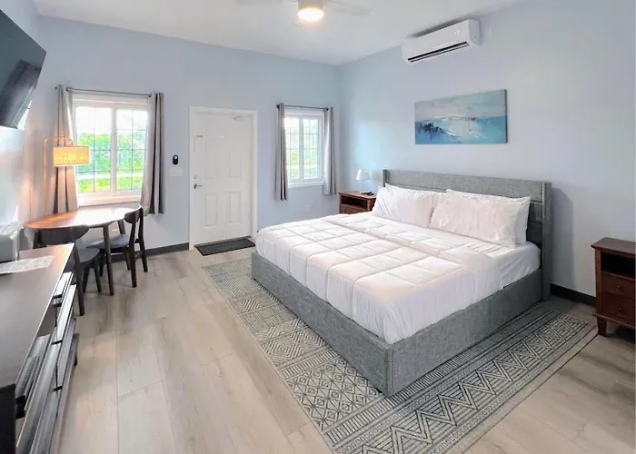 Town Center Plaza & Suites Abaco