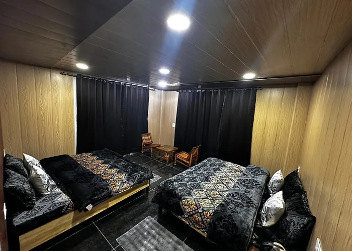 Glampfire Hotel And Cafe
