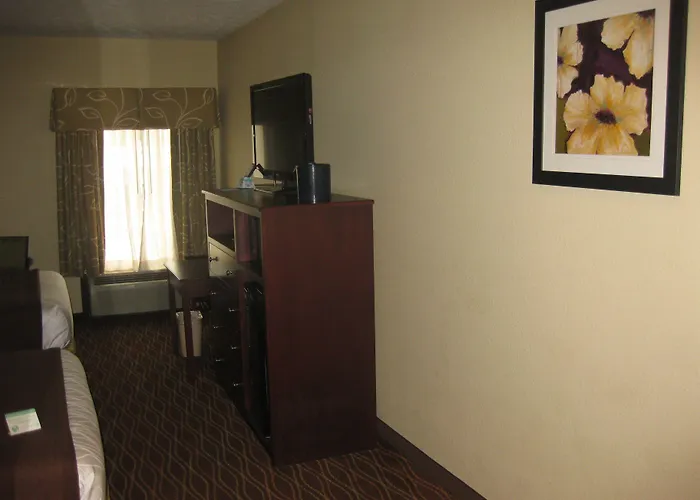 Best Western Plus Springfield Airport Inn