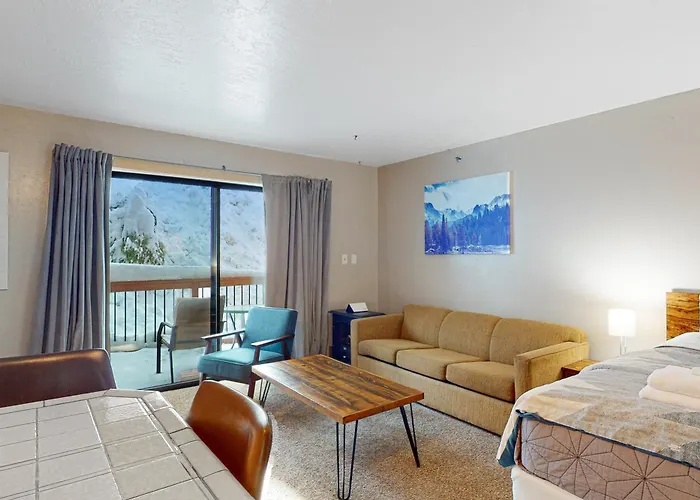 Yosemite West Condo B104