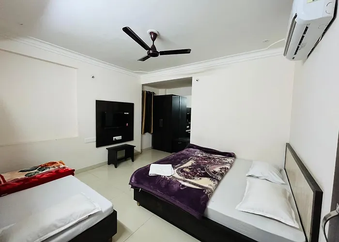 Hotel Chandram - 450Mtr I 10Min Walking From Shreenath Ji Temple Nathdwara 966O9O1Oo6